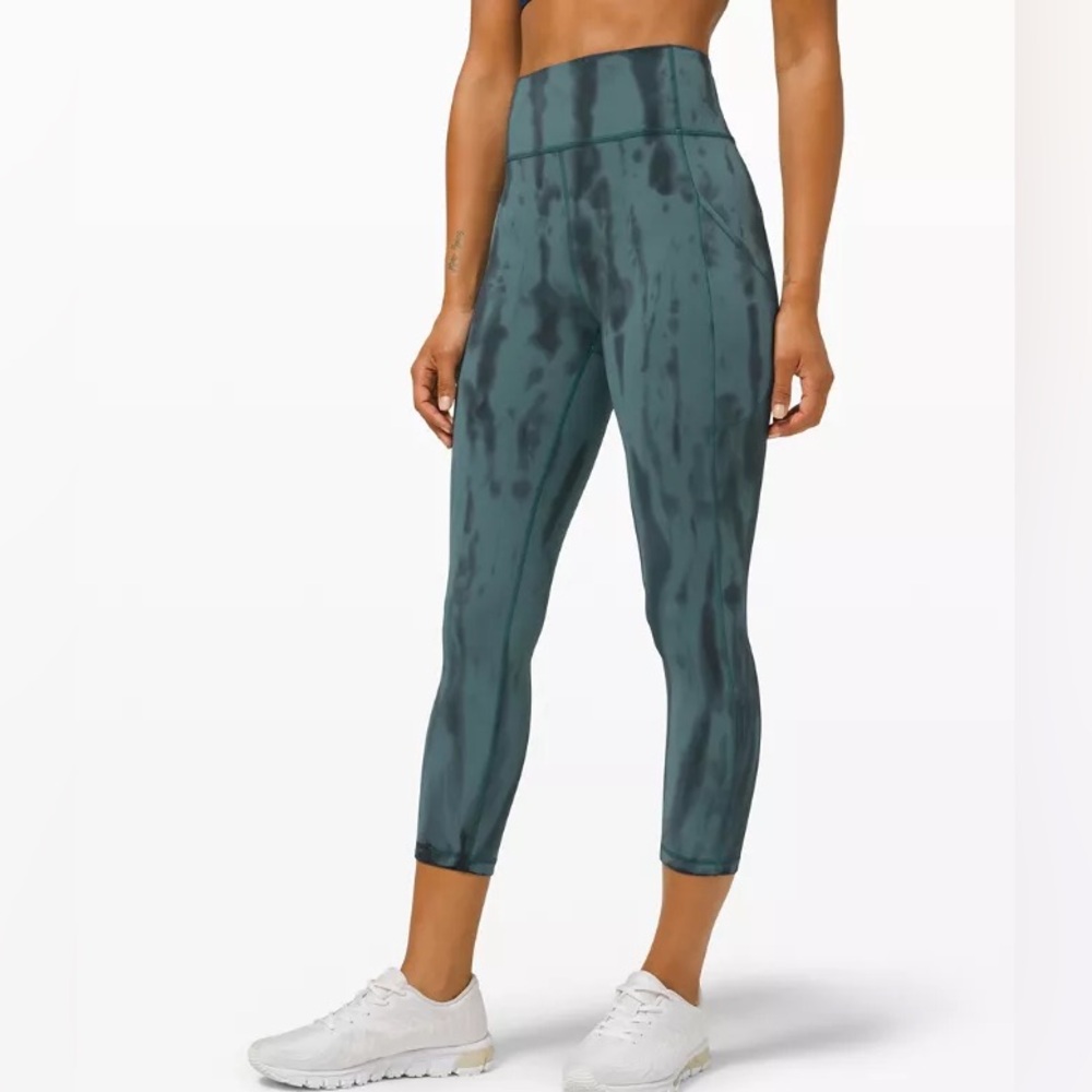 Lululemon Invigorate HR Crop 23"
Wash